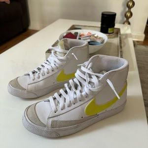 Women’s Nike Blazer - yellow